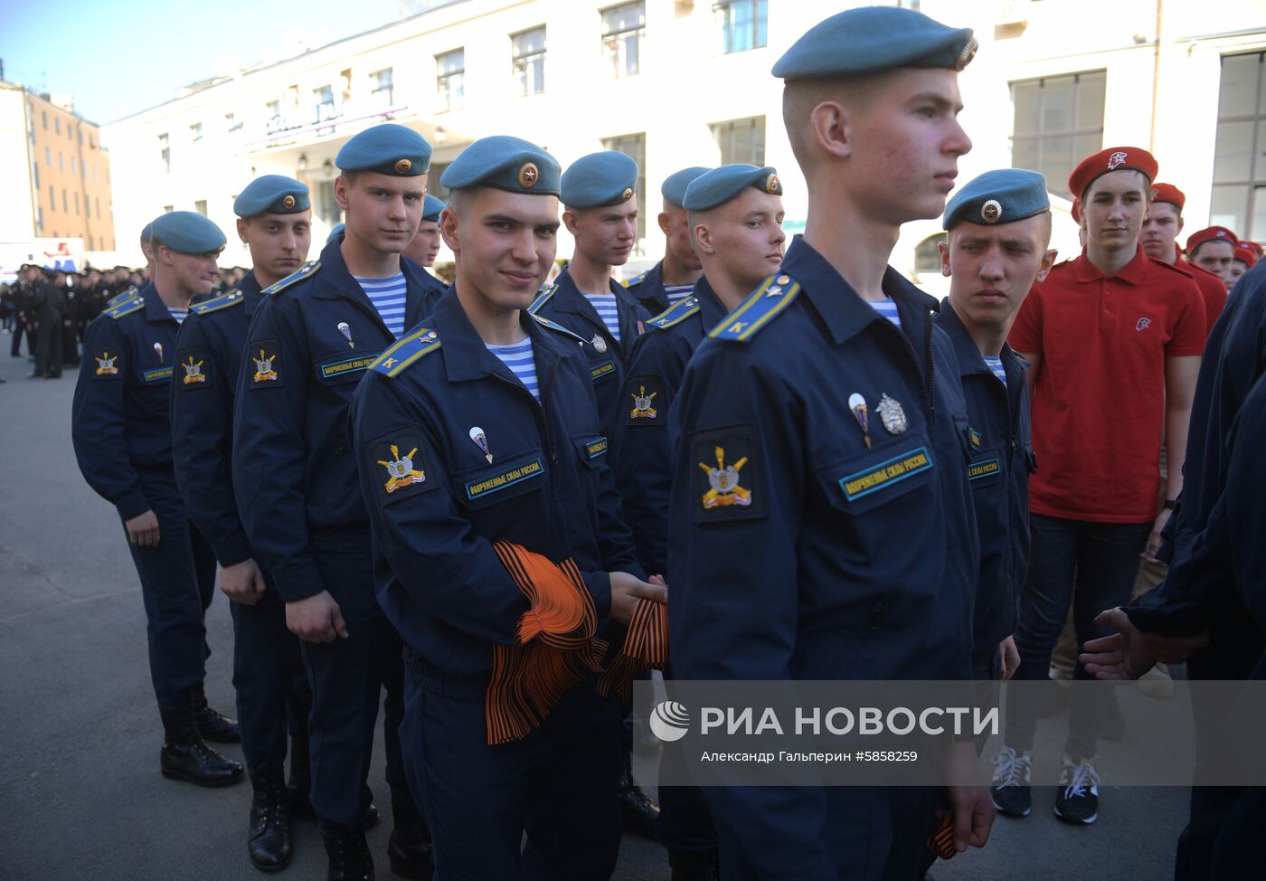 Всероссийская акция "Георгиевская ленточка" в Санкт-Петербурге