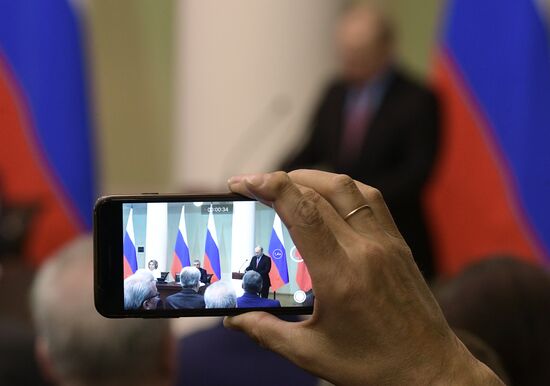 Рабочая поездка президента РФ В. Путина в Санкт-Петербург. День второй