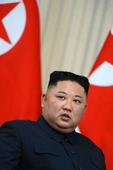 Президент РФ В. Путин встретился с лидером КНДР Ким Чен Ыном