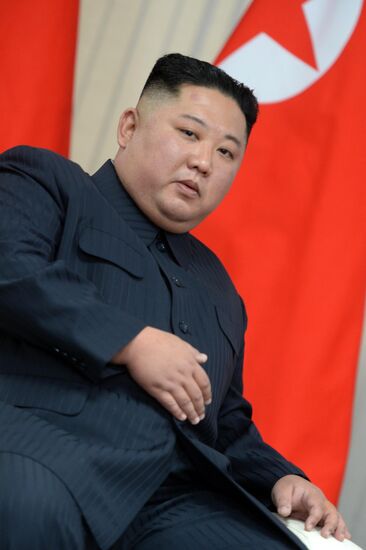 Президент РФ В. Путин встретился с лидером КНДР Ким Чен Ыном