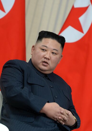 Президент РФ В. Путин встретился с лидером КНДР Ким Чен Ыном