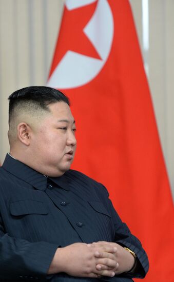 Президент РФ В. Путин встретился с лидером КНДР Ким Чен Ыном