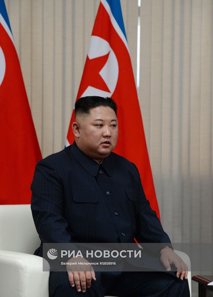 Президент РФ В. Путин встретился с лидером КНДР Ким Чен Ыном