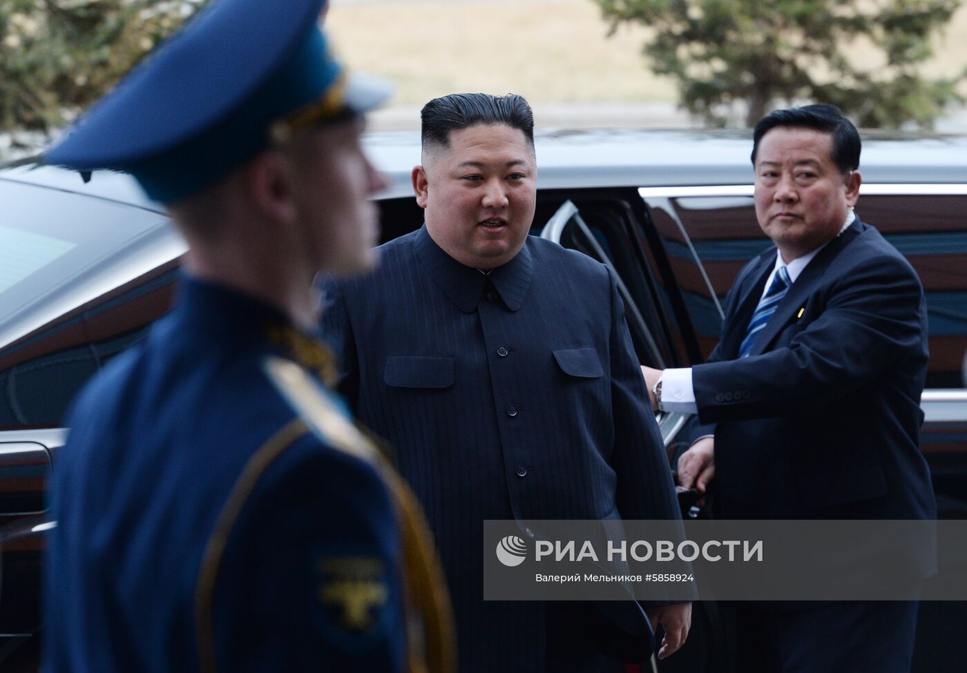 Президент РФ В. Путин встретился с лидером КНДР Ким Чен Ыном