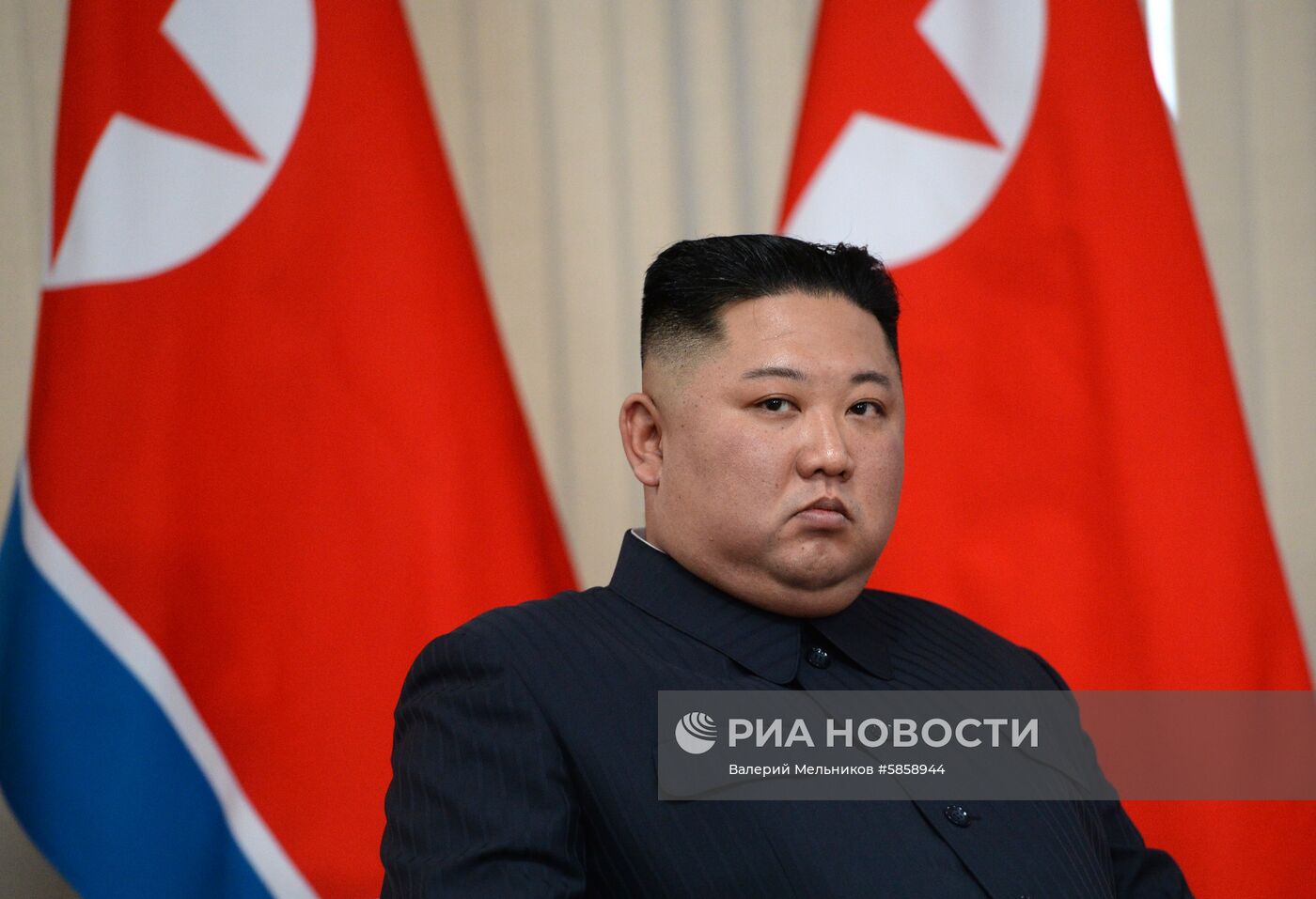 Президент РФ В. Путин встретился с лидером КНДР Ким Чен Ыном