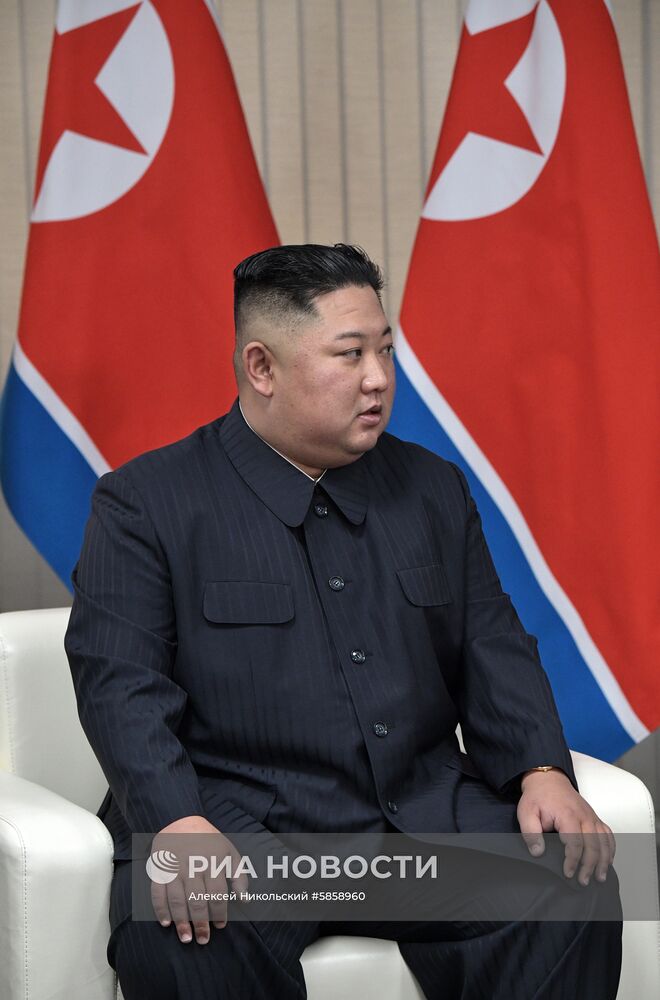 Президент РФ В. Путин встретился с лидером КНДР Ким Чен Ыном