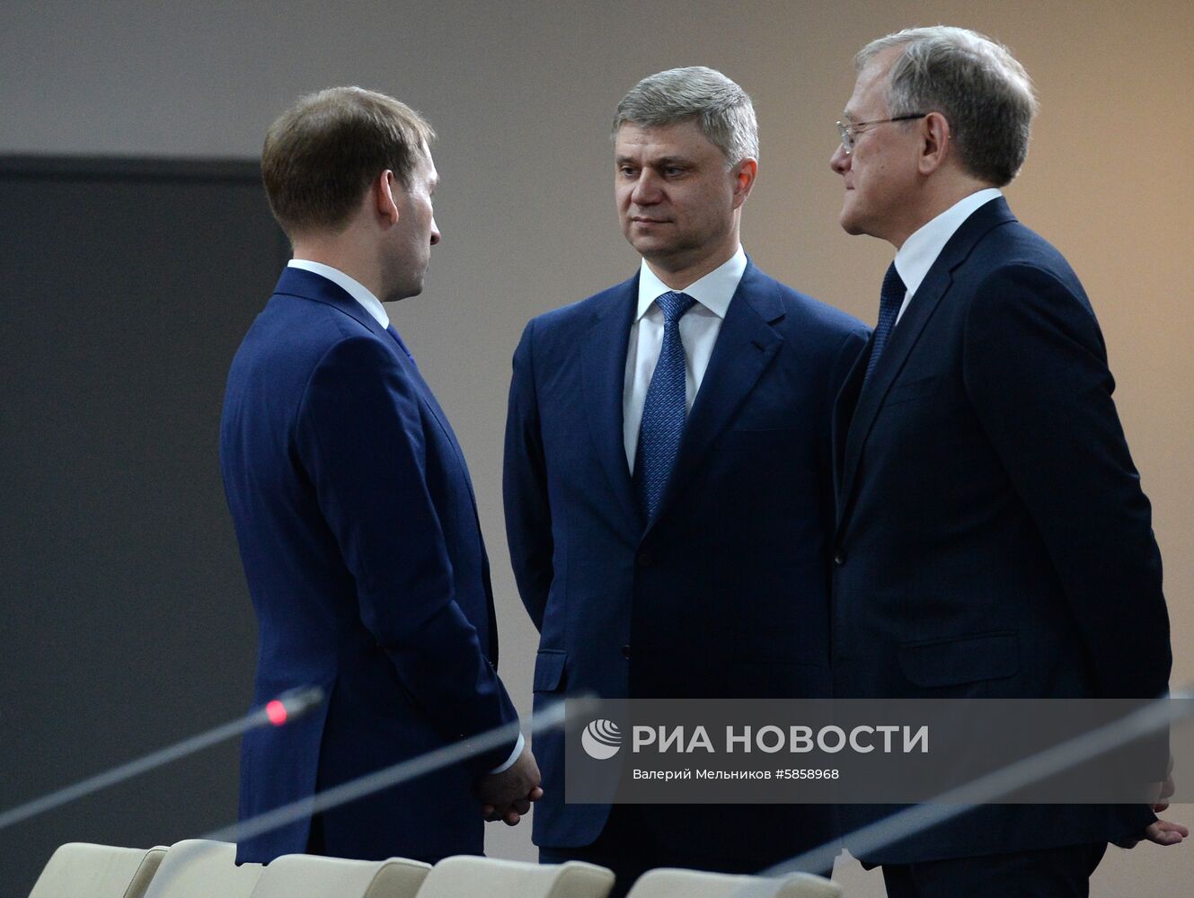 Президент РФ В. Путин встретился с лидером КНДР Ким Чен Ыном