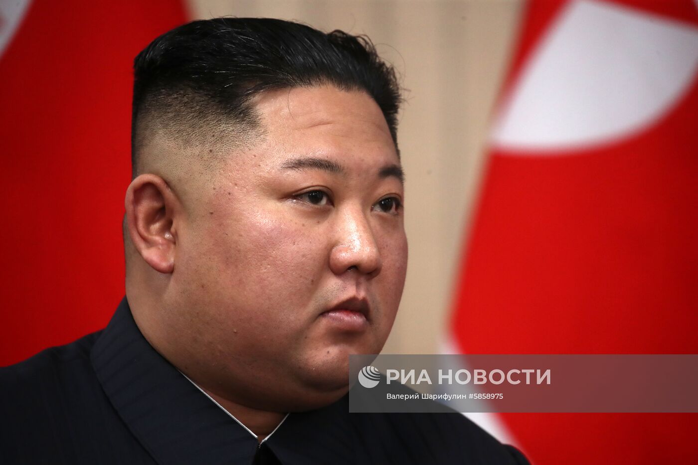 Президент РФ В. Путин встретился с лидером КНДР Ким Чен Ыном