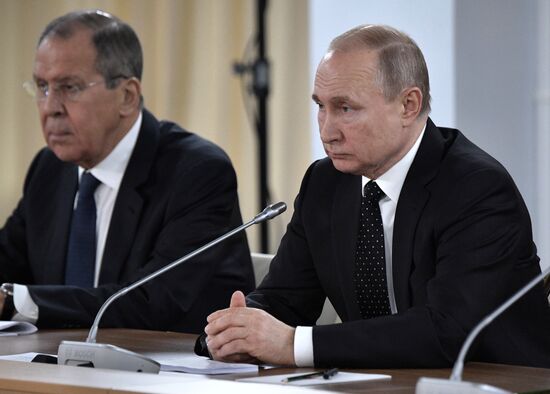 Президент РФ В. Путин встретился с лидером КНДР Ким Чен Ыном