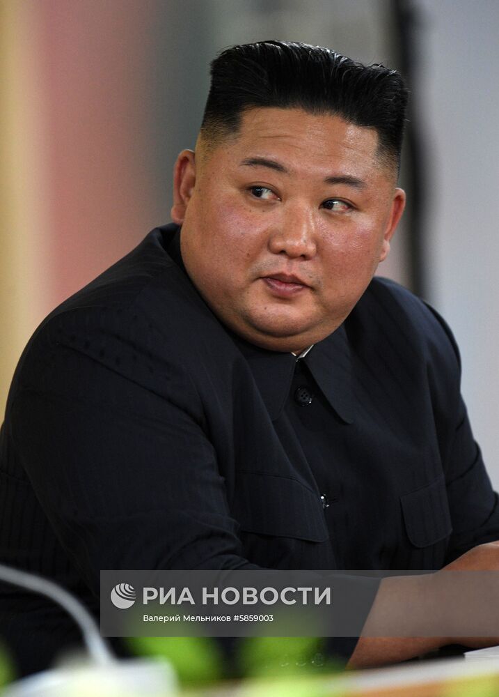 Президент РФ В. Путин встретился с лидером КНДР Ким Чен Ыном