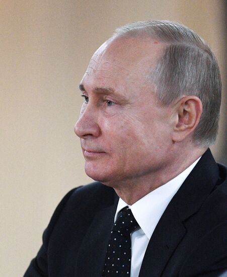 Президент РФ В. Путин встретился с лидером КНДР Ким Чен Ыном