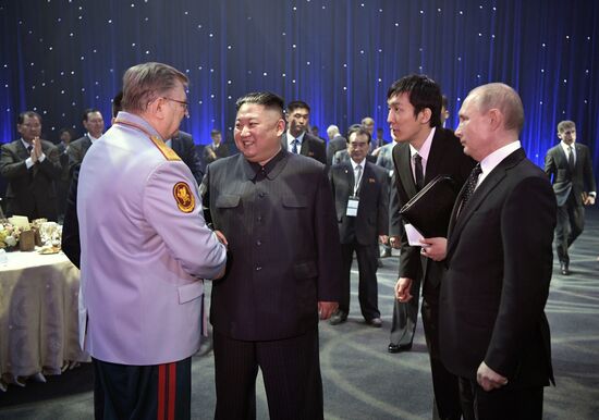 Президент РФ В. Путин встретился с лидером КНДР Ким Чен Ыном