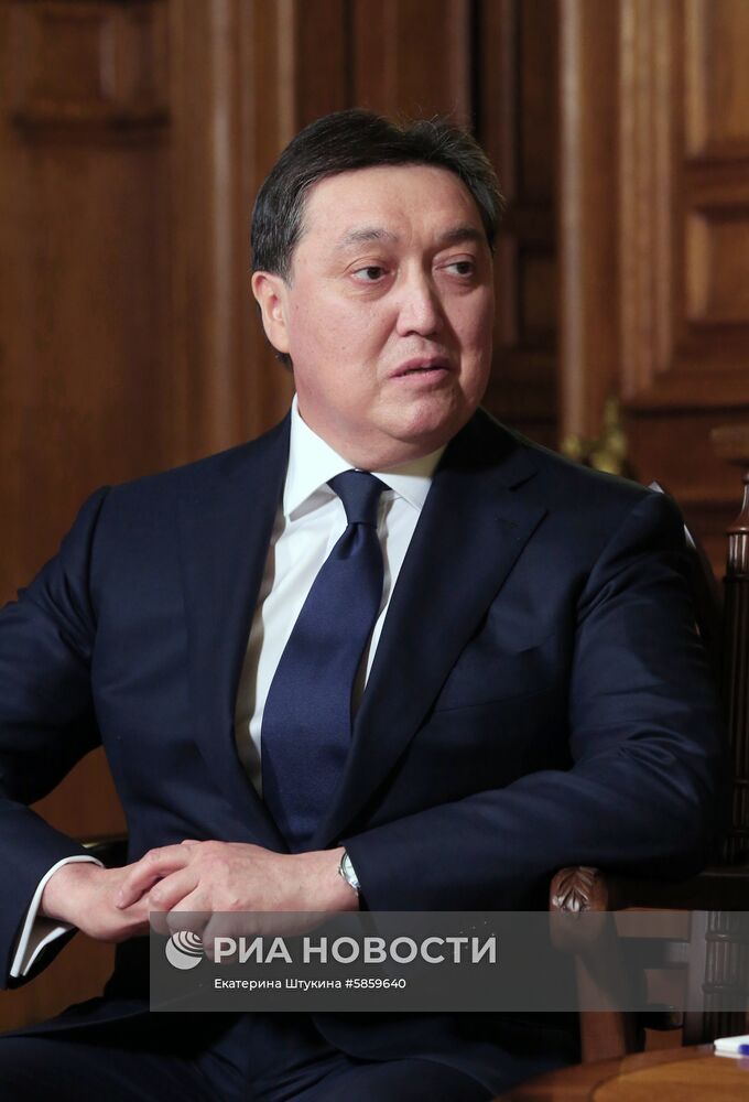 Встреча премьер-министра РФ Д. Медведева с премьер-министром Казахстана А. Маминым