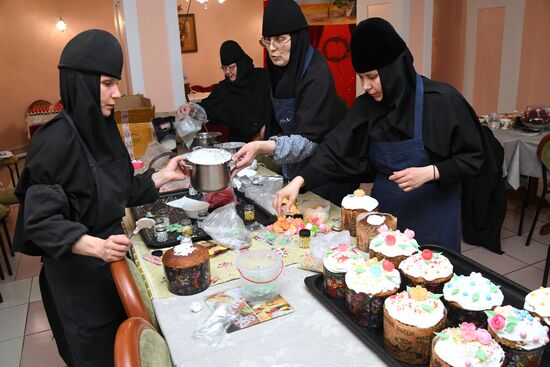 Подготовка к Пасхе в женском монастыре в Забайкальском крае