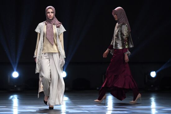 Модный показ «RUSSIA-OIC FASHIONWAY 2019»