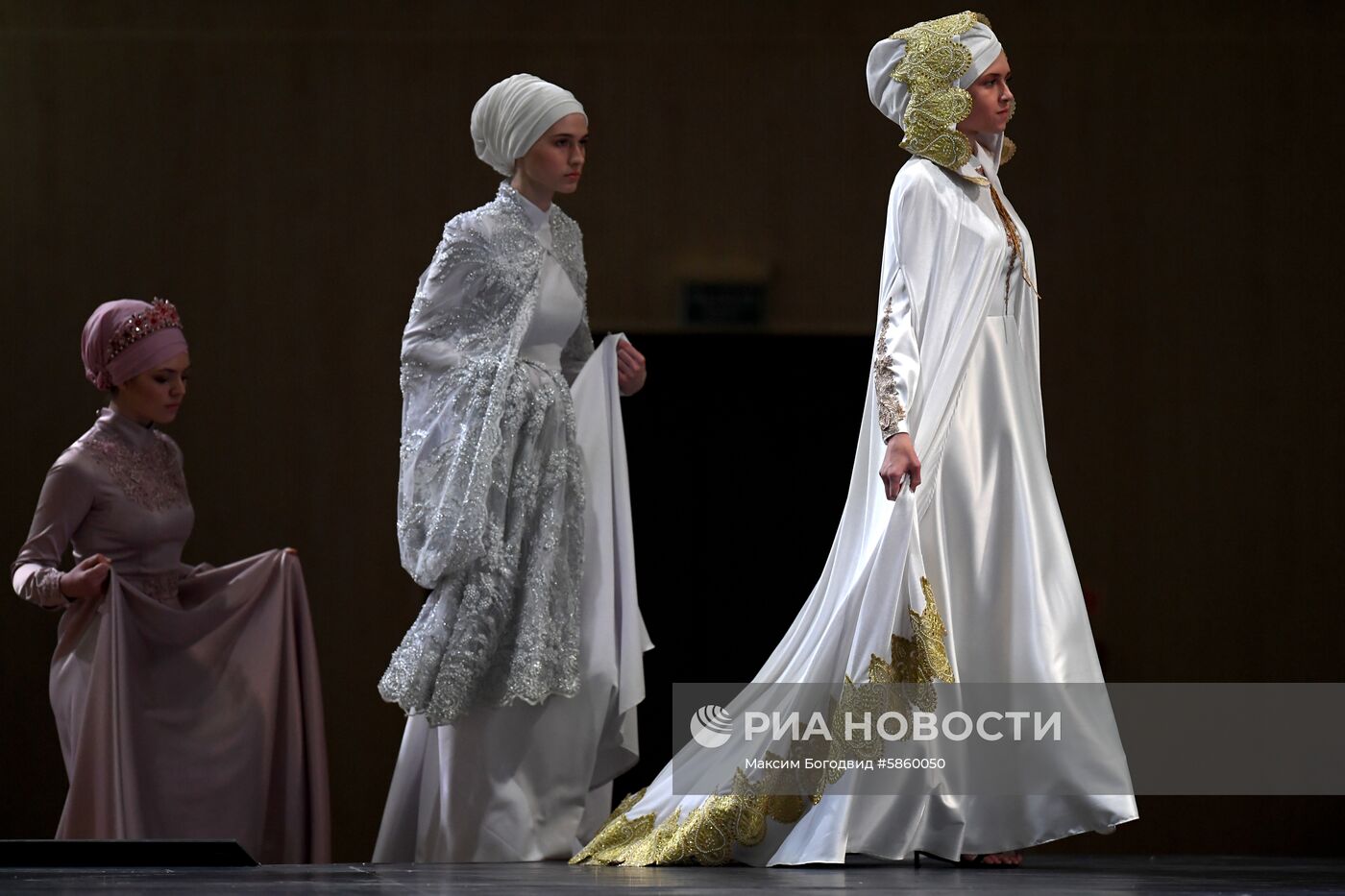 Модный показ «RUSSIA-OIC FASHIONWAY 2019»