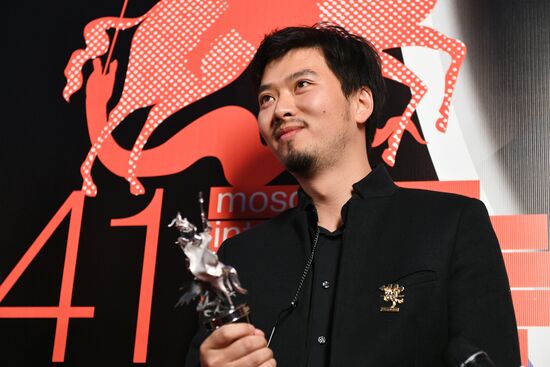 Церемония закрытия 41-го ММКФ