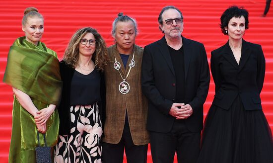 Церемония закрытия 41-го ММКФ