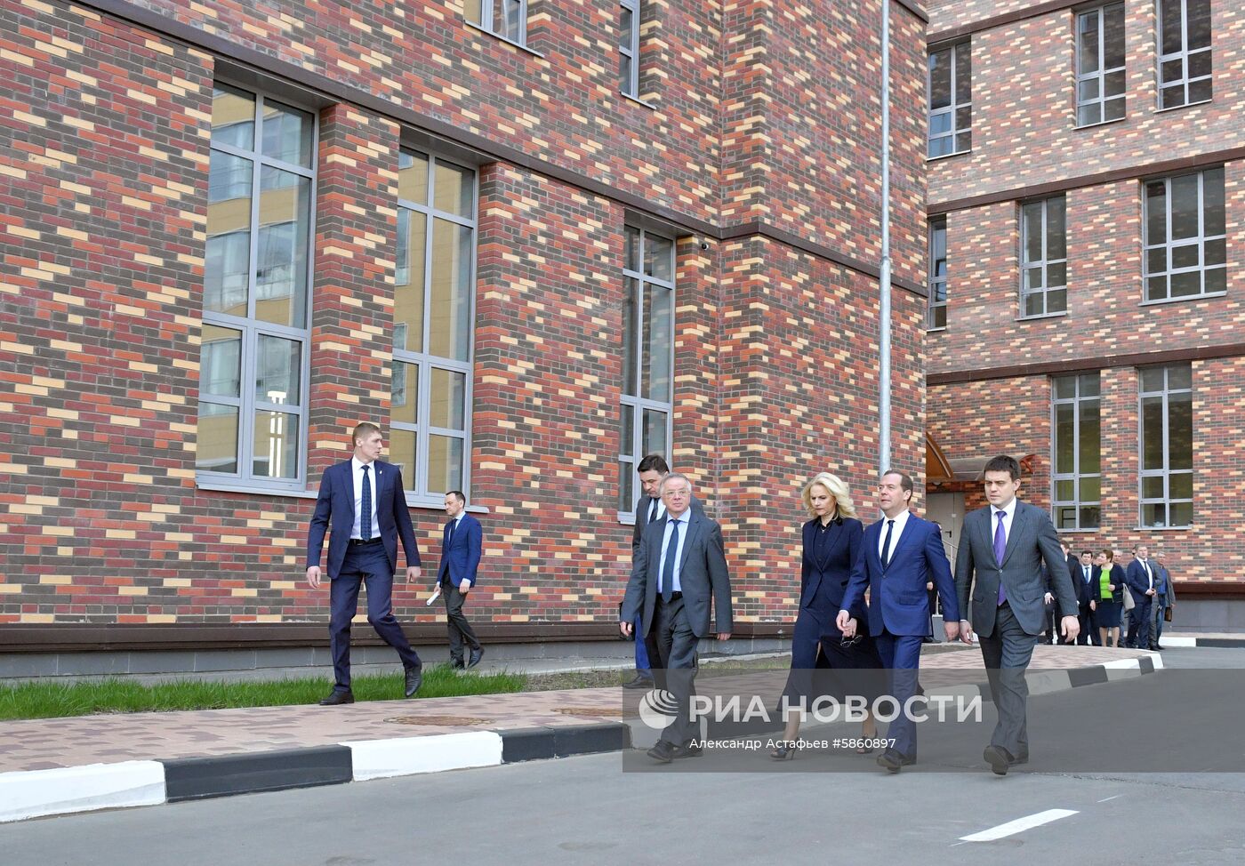Премьер-министр РФ Д. Медведев посетил МФТИ