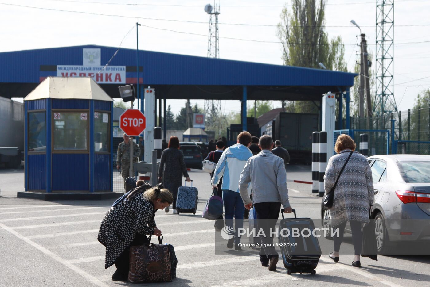Граждане ЛНР и ДНР смогут получить паспорта РФ по упрощенной процедуре