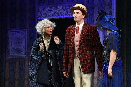 Репетиция спектакля "Всегда зовите Долли!" в Малом театре