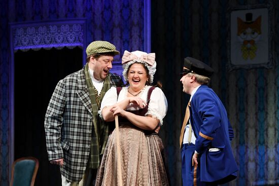 Репетиция спектакля "Всегда зовите Долли!" в Малом театре