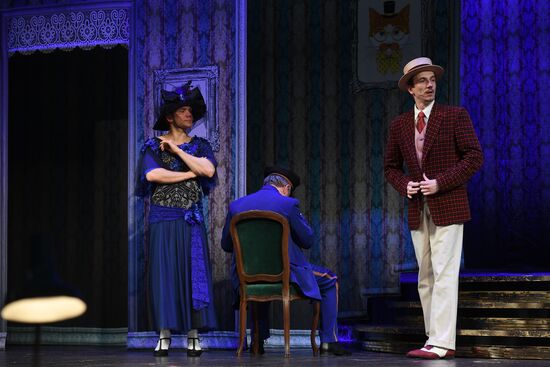 Репетиция спектакля "Всегда зовите Долли!" в Малом театре