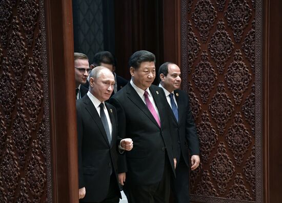 Рабочий визит президента РФ В. Путина в Китай. День второй