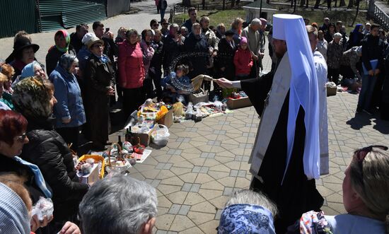 Освящение пасхальных куличей и яиц в Великую субботу