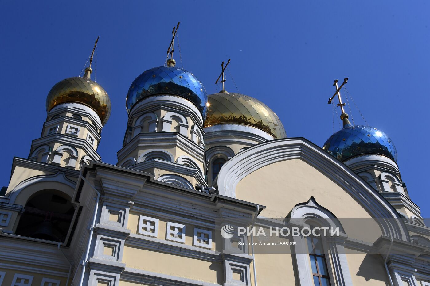 Освящение пасхальных куличей и яиц в Великую субботу