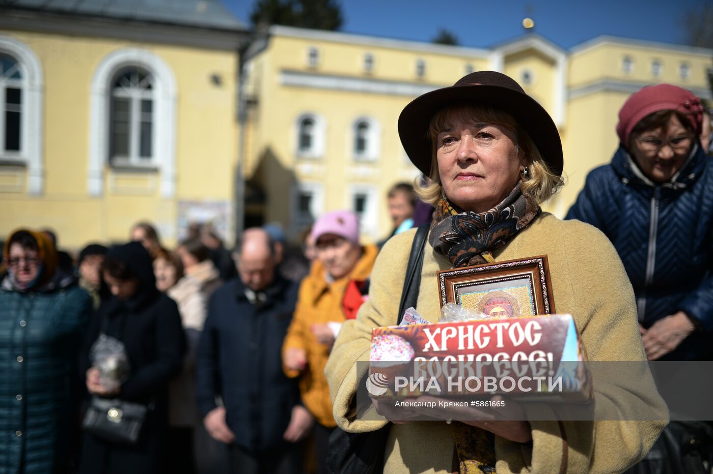 Освящение пасхальных куличей и яиц в Великую субботу