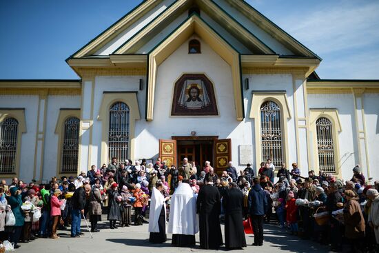 Освящение пасхальных куличей и яиц в Великую субботу