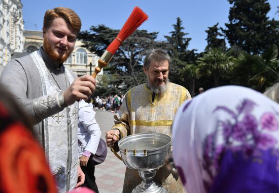 Освящение пасхальных куличей и яиц в Великую субботу