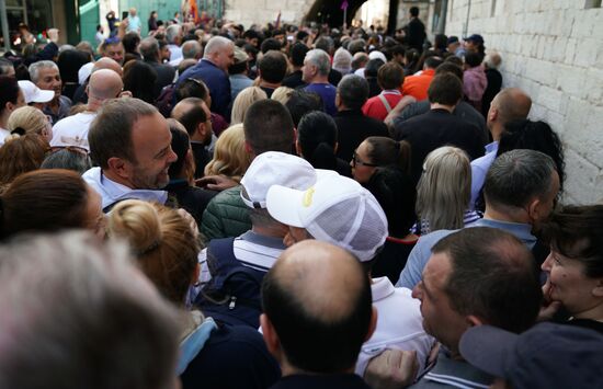 Схождение Благодатного огня в храме Гроба Господня