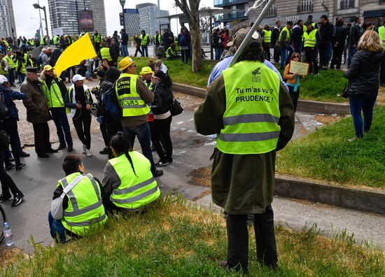 Акция протеста "жёлтых жилетов" во Франции