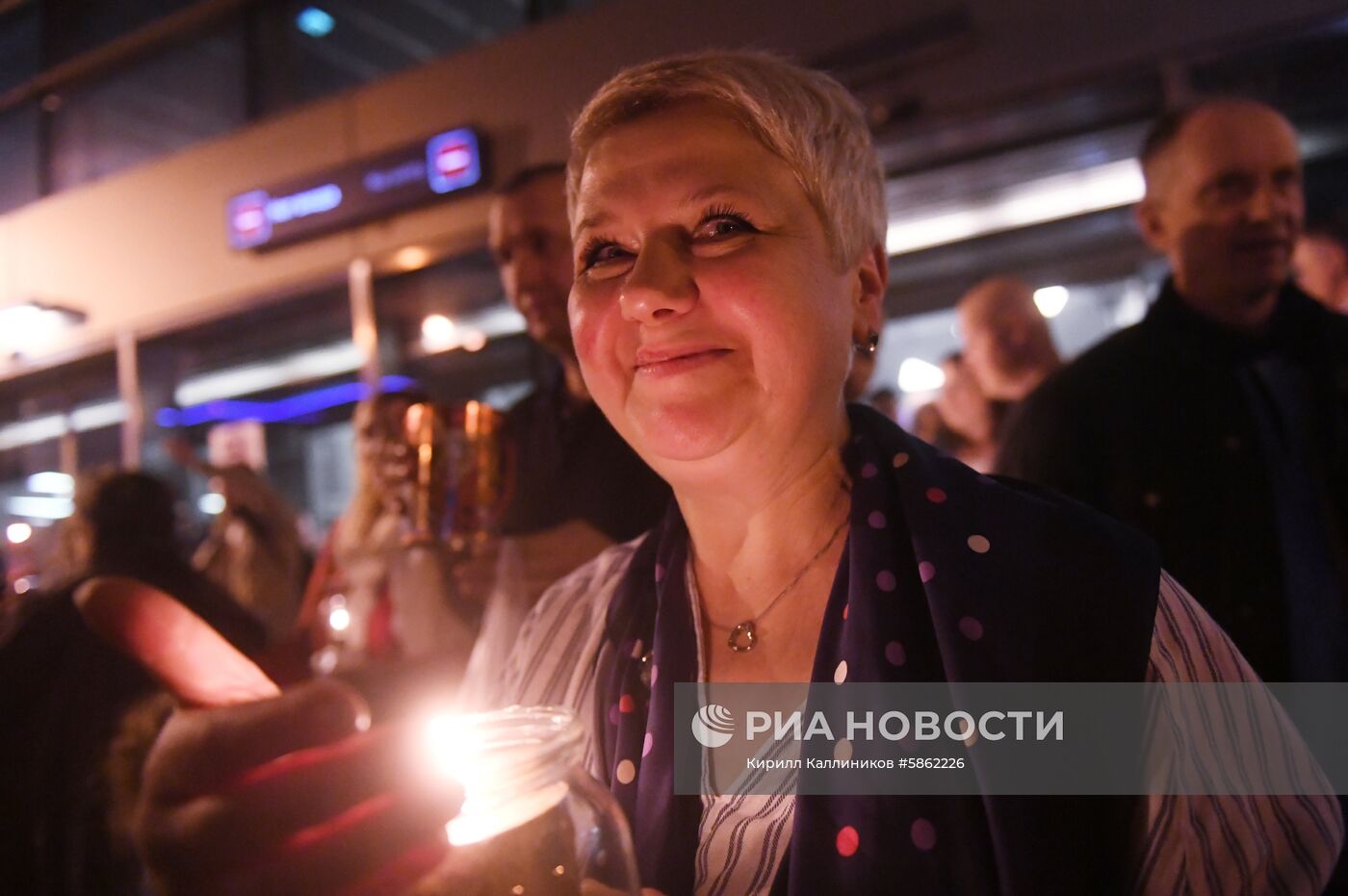 Встреча Благодатного огня в аэропорту Внуково