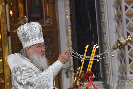 Пасхальное богослужение в храме Христа Спасителя