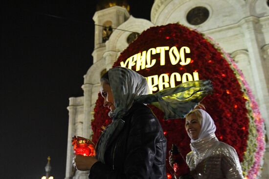 Пасхальное богослужение в храме Христа Спасителя