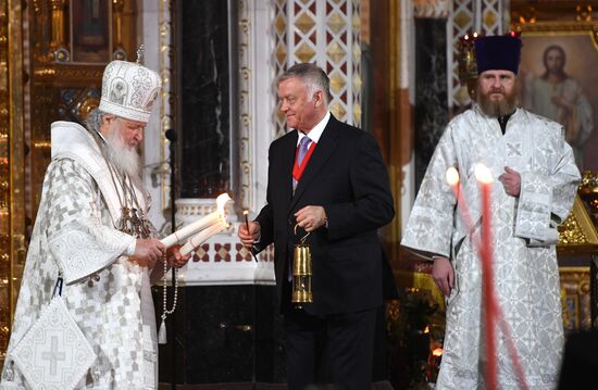 Пасхальное богослужение в храме Христа Спасителя