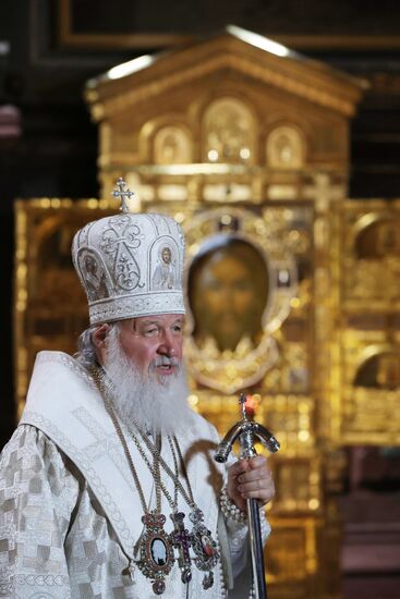 Пасхальное богослужение в храме Христа Спасителя