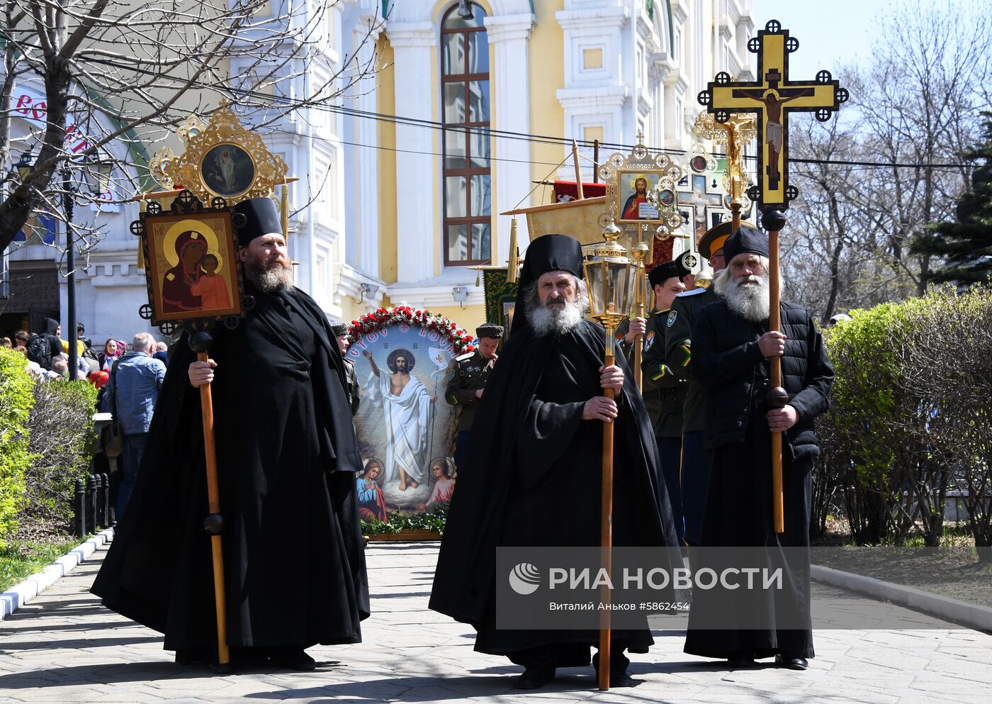 Пасхальный крестный ход