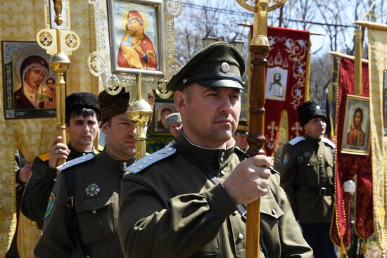 Пасхальный крестный ход