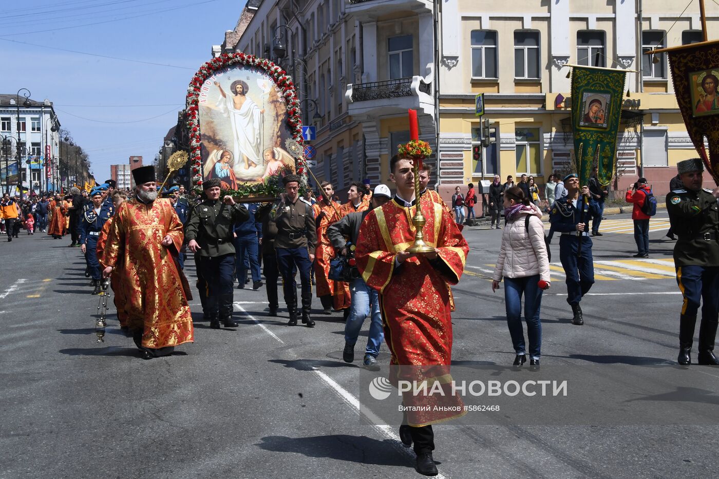 Пасхальный крестный ход