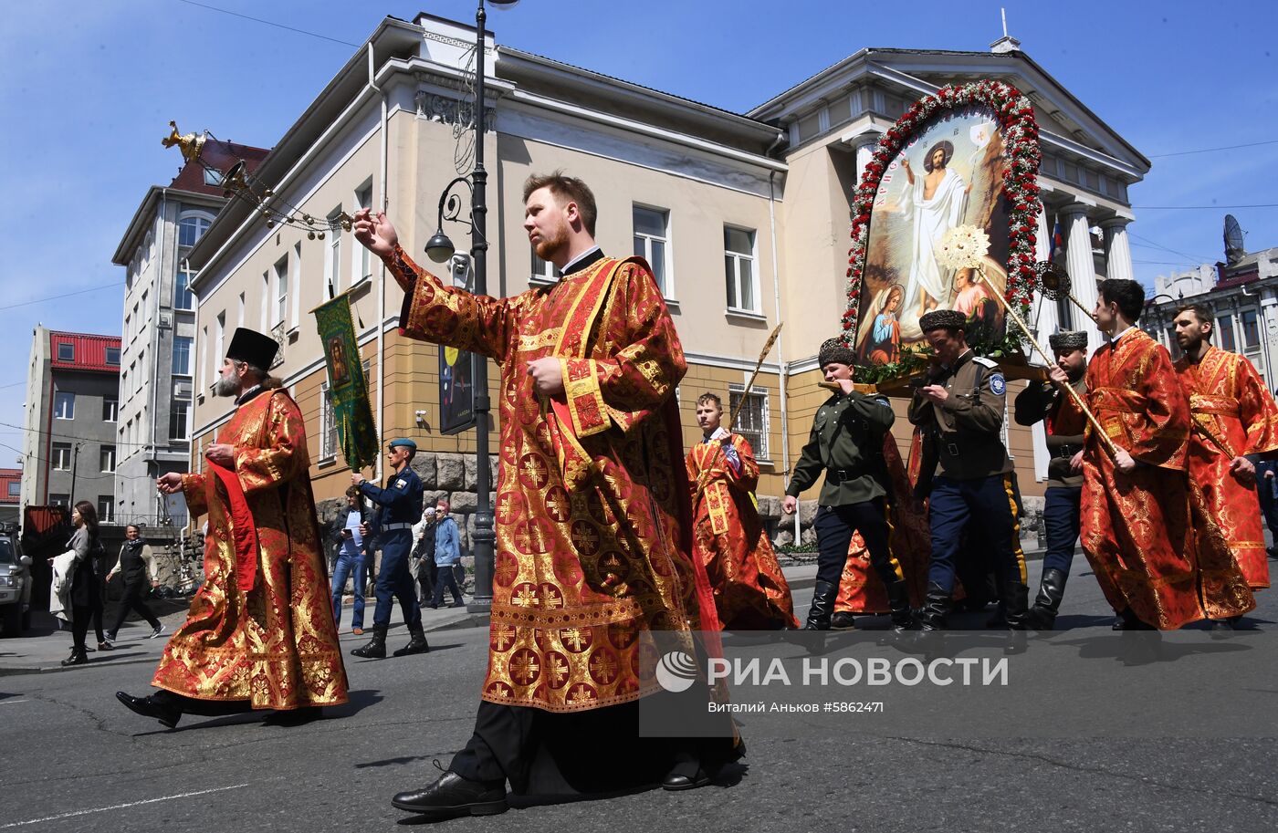 Пасхальный крестный ход