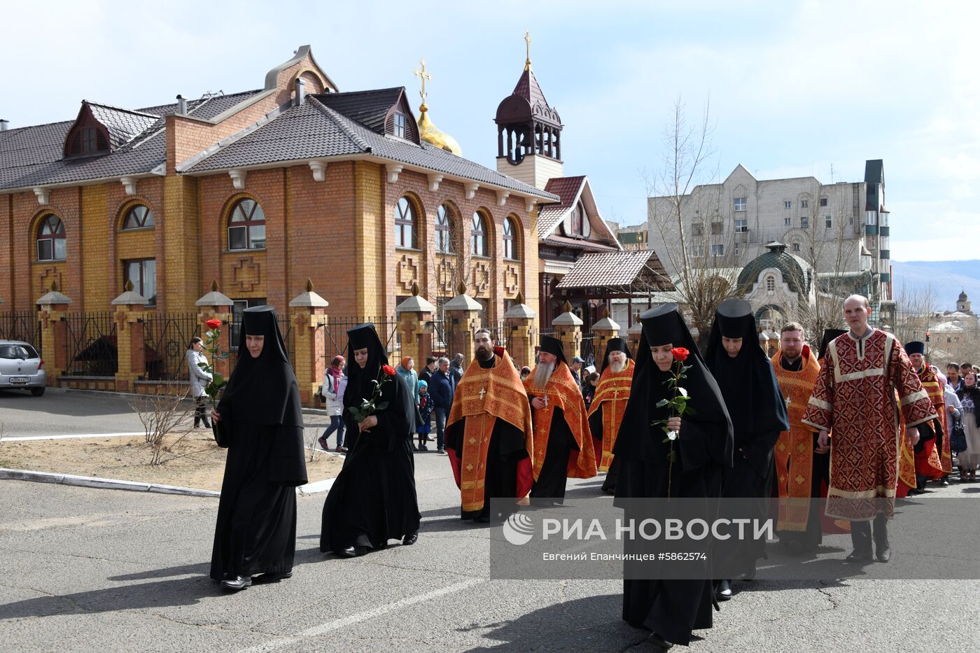 Пасхальный крестный ход