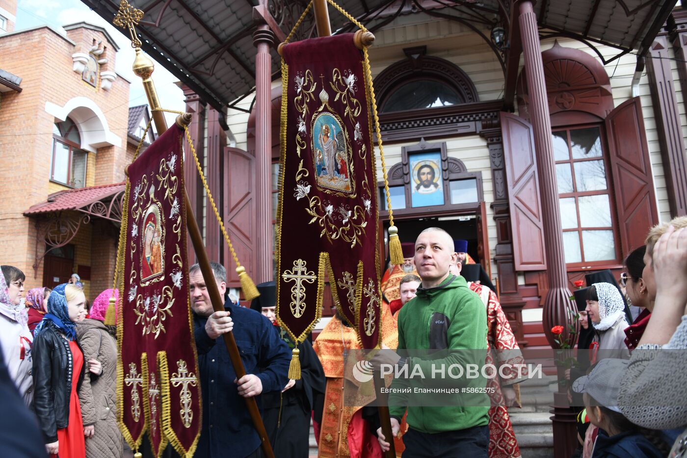 Пасхальный крестный ход