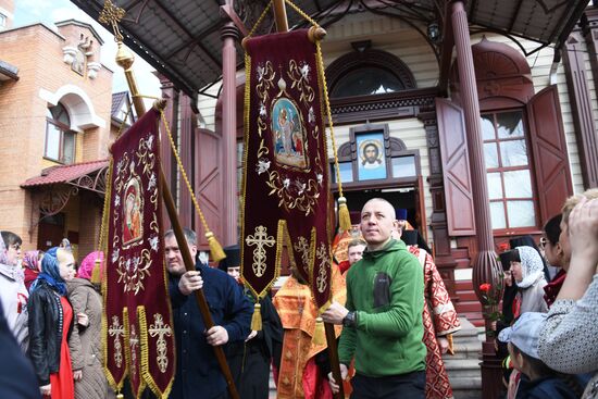 Пасхальный крестный ход