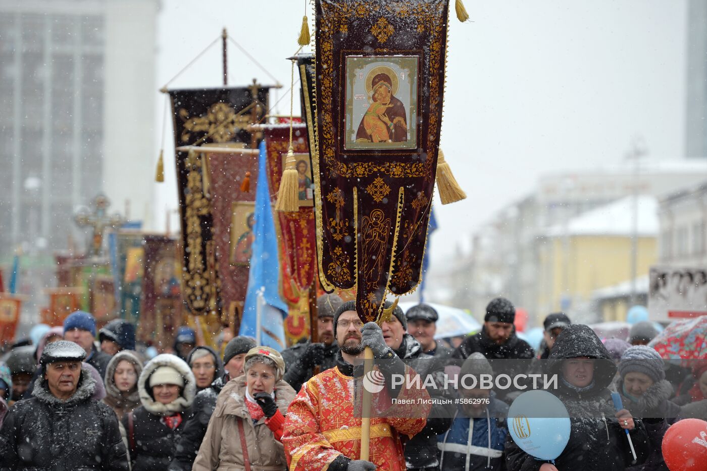 Пасхальный крестный ход