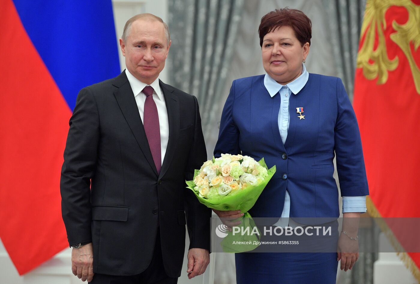 Президент РФ В. Путин провел совещание с членами правительства РФ