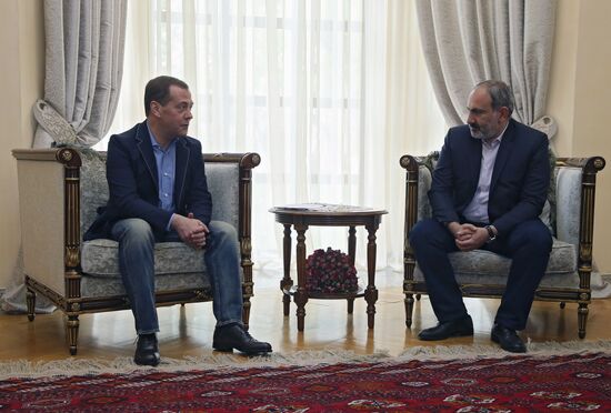 Визит премьер-министра РФ Д. Медведева в Армению